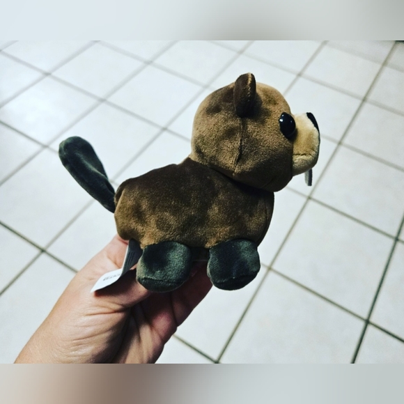 2023 Adopt Me! 5" Surprise Plush Pets Series 2 Rare Beaver - Picture 5 of 10